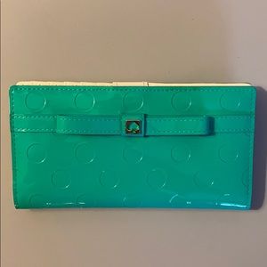Kate spade wallet.  Never used.